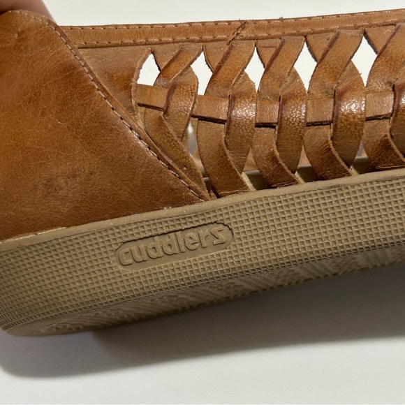 Cobbie Cuddlers Brown Woven Leather Moccasins with Slip-On Design - Picture 3 of 10